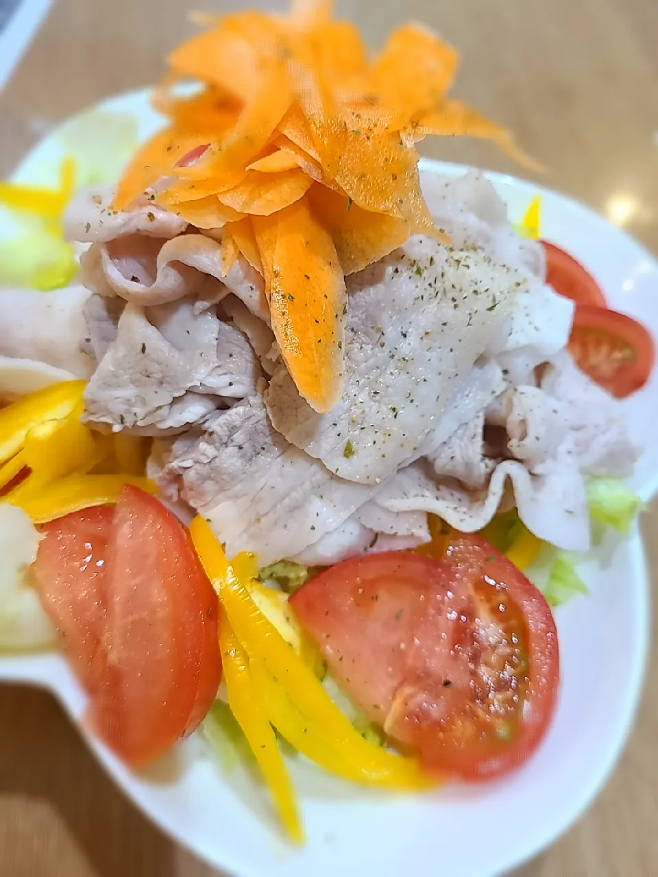 夏はやっぱりあっさり冷しゃぶサラダ😋🥗|みぽりん♪さん