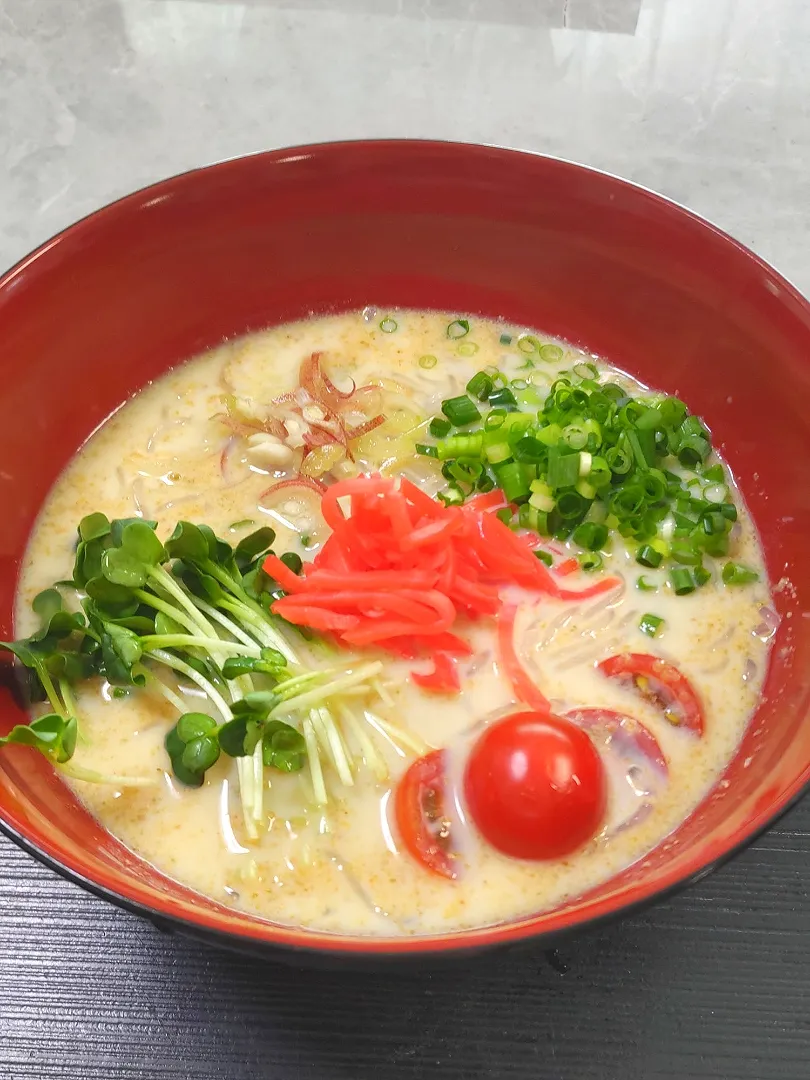 Snapdishの料理写真:しらたきのとんこつラーメン風|マイケルの料理さん