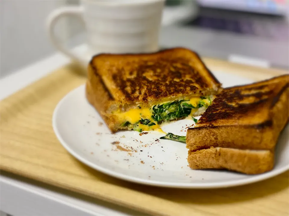 Spinach and cheddar cheese toastie|Ritaさん