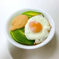 Snapdishの料理写真:Spicy fish roe, avo and egg on rice|Ritaさん