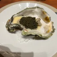 舞鶴 天然岩牡蠣　オシェトラ キャビア