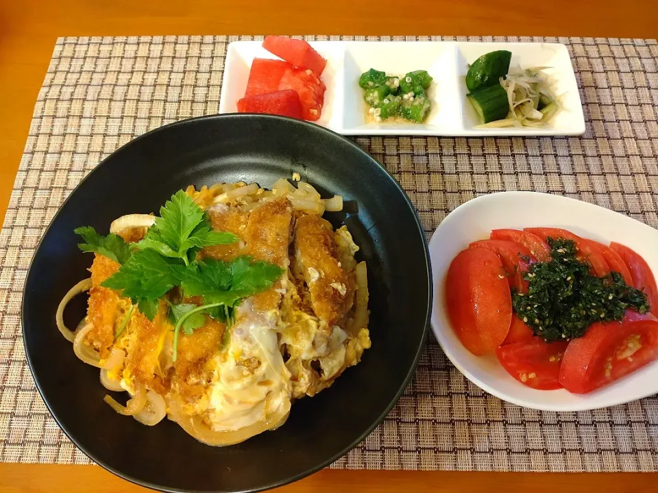 ☆カツ丼
☆トマト青じそドレッシング
☆三種盛り|chikakoさん