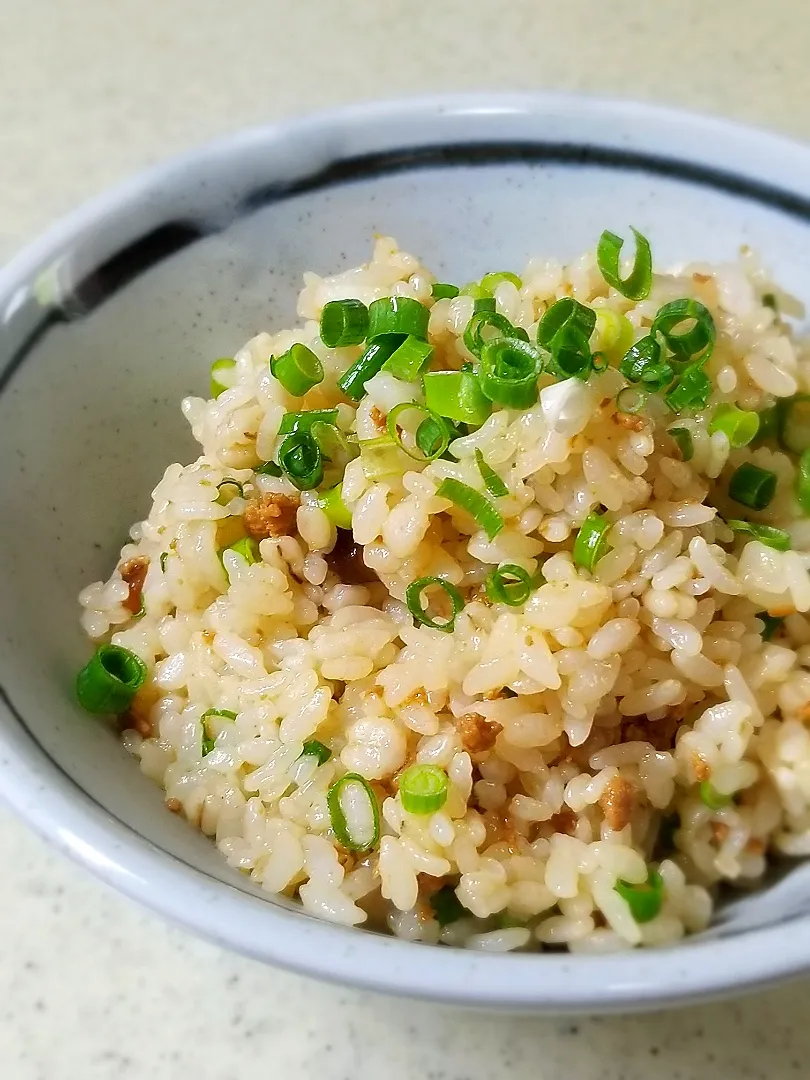 簡単🙆混ぜるだけの鶏そぼろご飯|ぱんだのままんさん