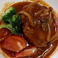 煮込みハンバーグ
