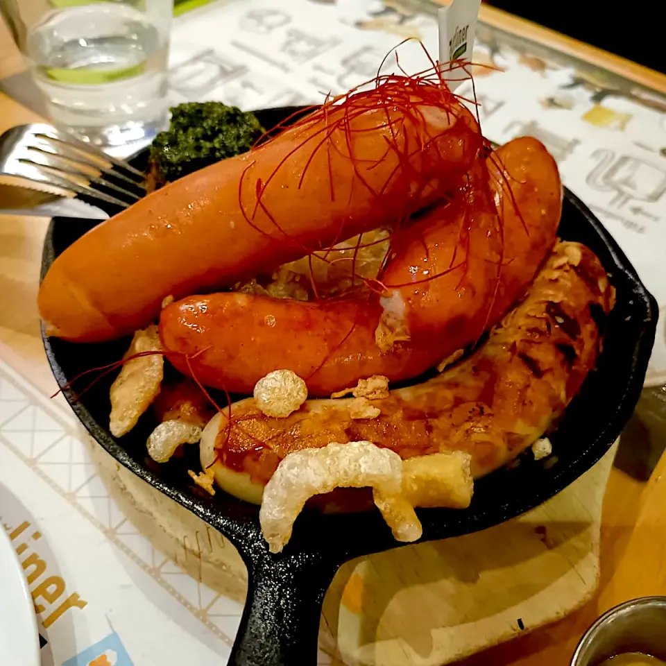 Assorted sausage platters|skyblueさん