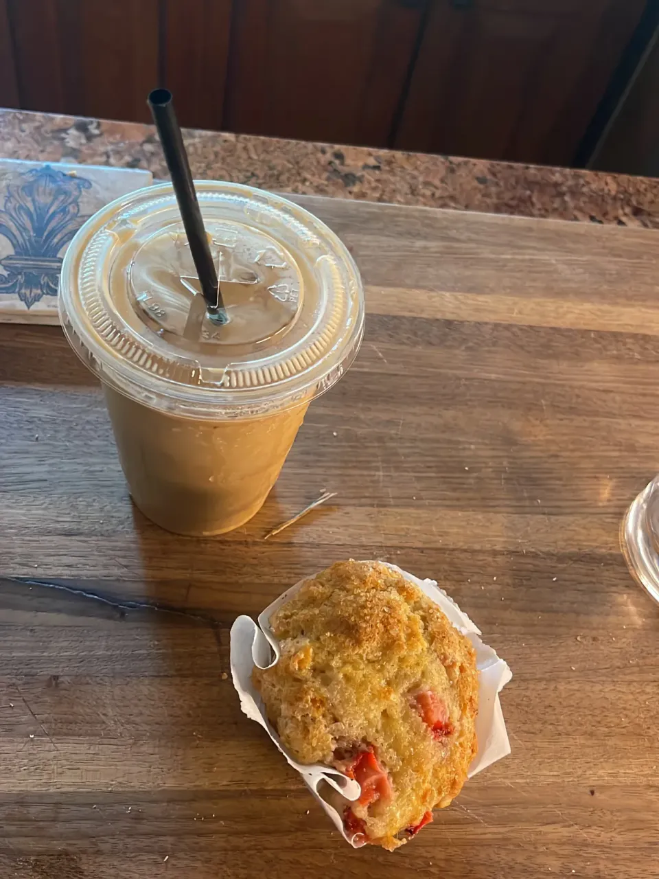 Strawberry muffin and Vietnamese coffee|suさん