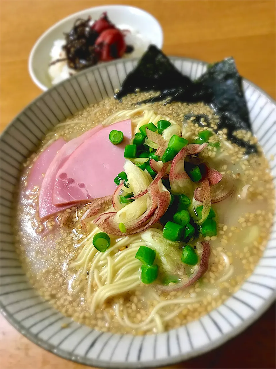 酔って焼豚も葉葱も食べちまった（らしい）翌朝のぽんこつラーメン|deekay71さん