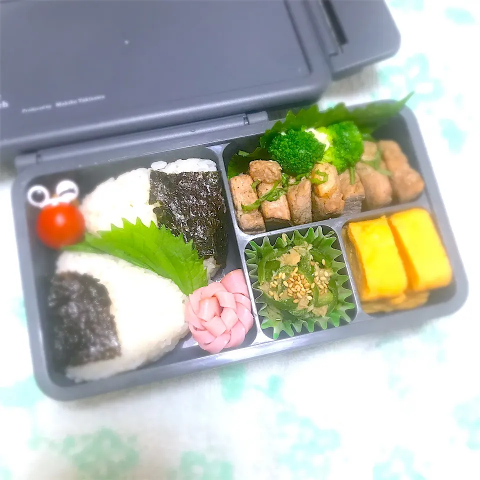 SJK弁当🍱〜トンテキ梅風味・玉子焼き・無限ピーマン・花ハム・ブロッコリーマヨ|華恋さん