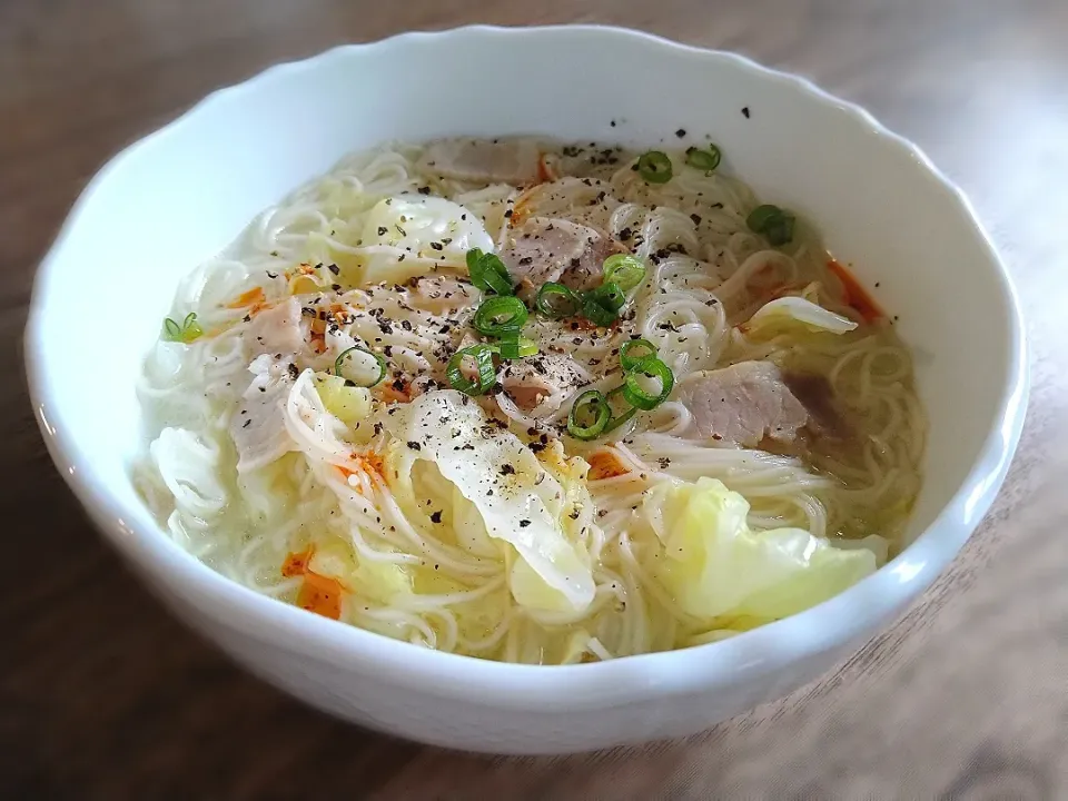 キャベツとベーコンの黒胡椒にゅうめん|古尾谷りかこさん