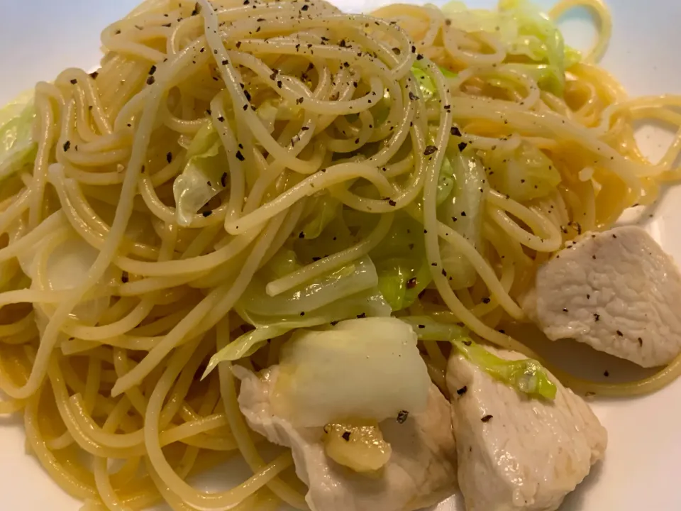 キャベツと鶏むねのオイルパスタ🍝|HALさん