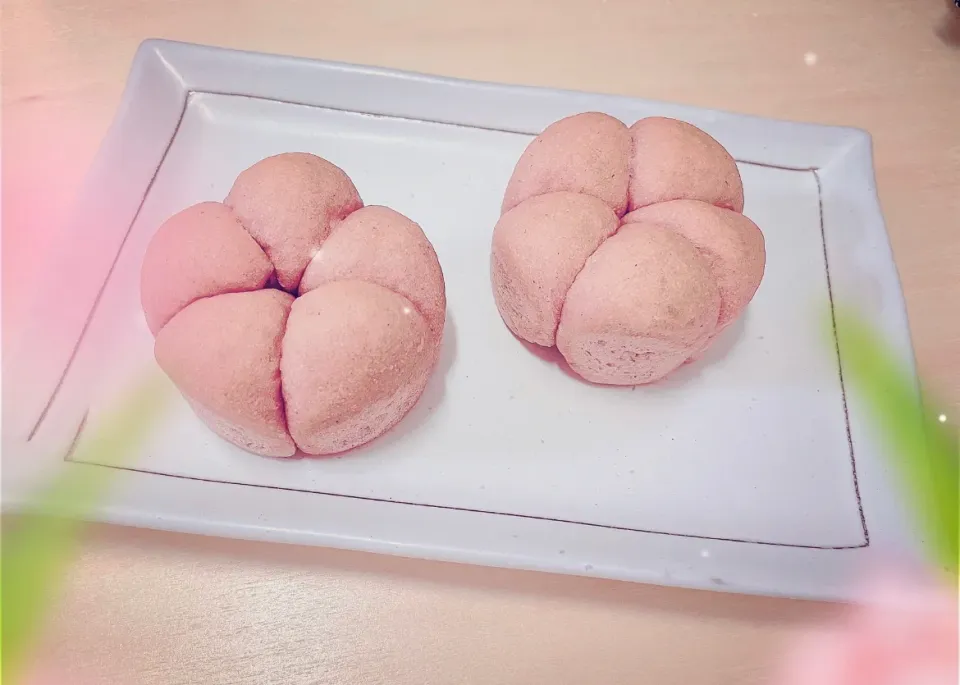 Snapdishの料理写真:いちごのプチパン🍓|paku.pakuさん