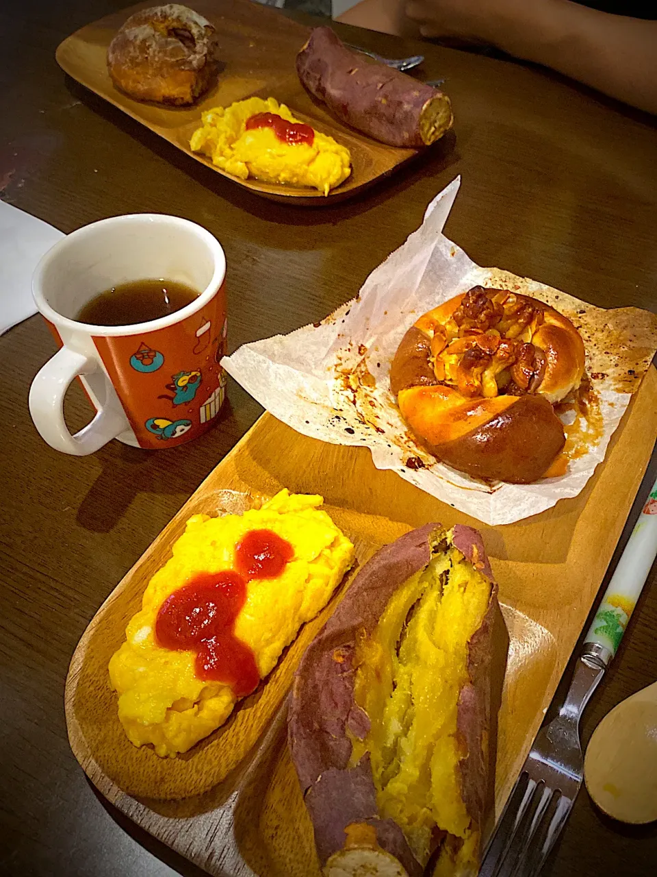 オムレツ　焼き芋　キャラメルナッツブレッド　ペカンナッツとマロンのパン　コーヒー|ch＊K*∀o(^^*)♪さん