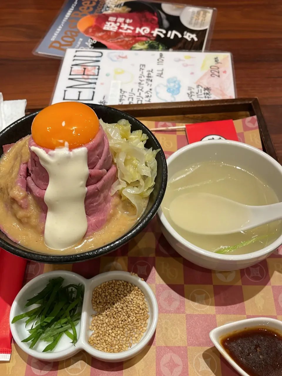 ローストビーフ丼|ただの栄養士さん