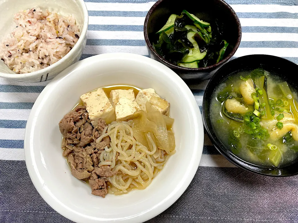 牛すき煮、きゅうりとワカメの酢のもの、小松菜と薄揚げのお味噌汁|jackybeanさん