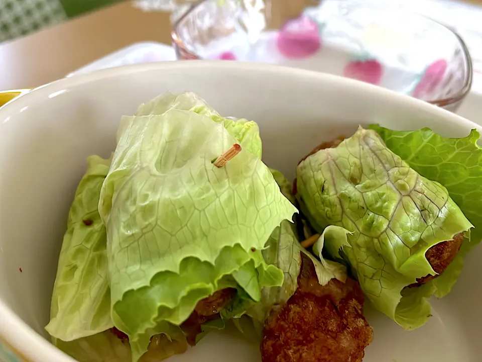 Snapdishの料理写真:大豆の唐揚げの♪…甘味噌入りレタス巻き~(^^)❤︎|いつくしみちゃんさん