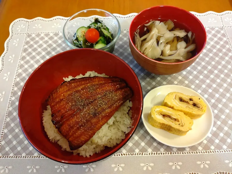 ☆うな丼
☆う巻き
☆舞茸すまし汁
☆酢の物|chikakoさん