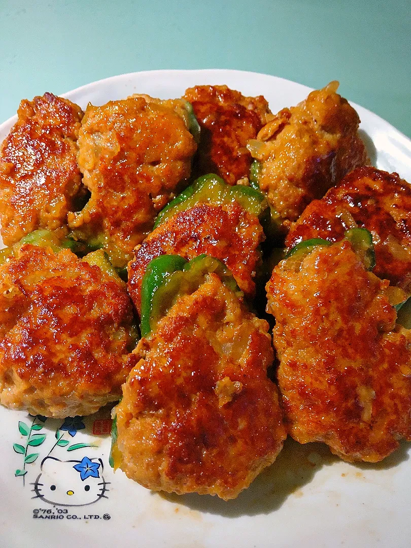 ピーマンの肉詰め❗|かずにゃさん