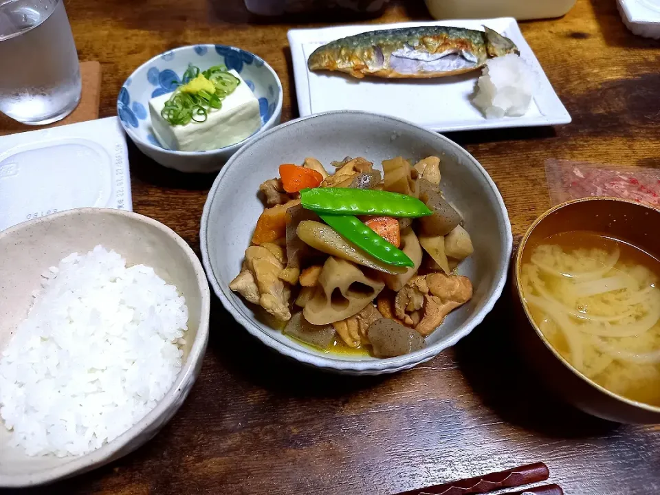 ・筑前煮
・鯖の塩焼き
・冷奴
・さつま芋と玉ねぎのみそ汁

旦那作|ちりさん