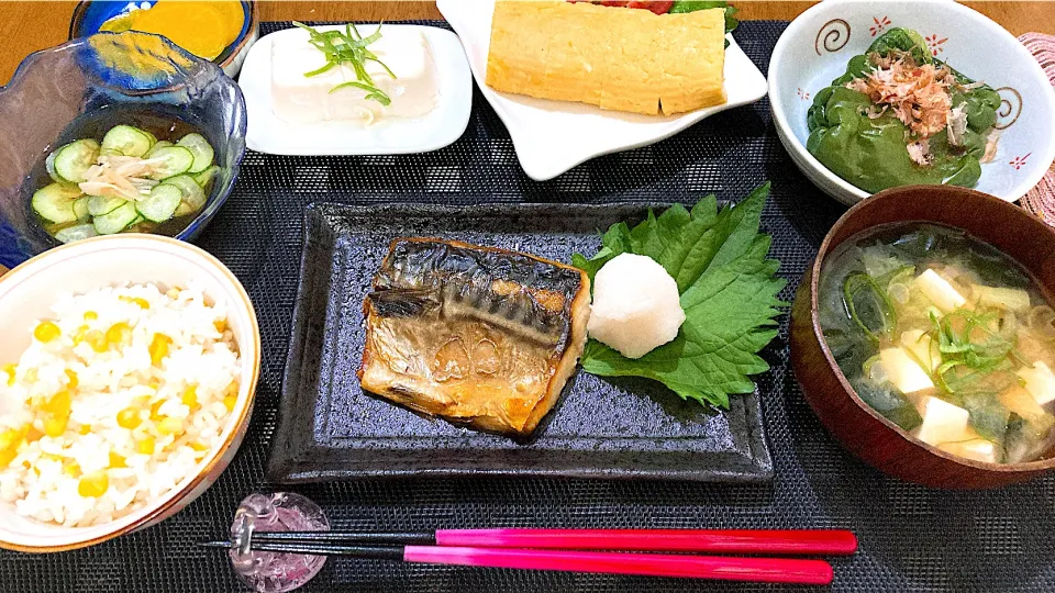 Snapdishの料理写真:とうもろこしご飯と鯖の塩焼き定食|ゆうかさんさん