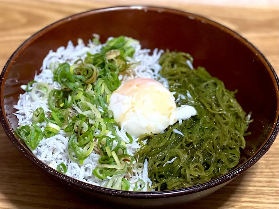 ☆しらすめかぶ丼|まぁたんさん