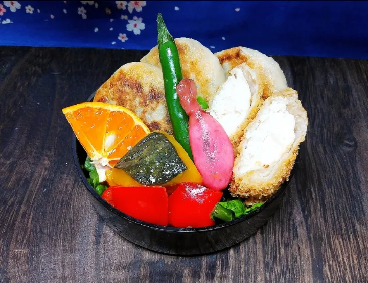 Snapdishの料理写真:高菜チーズおやき弁当🎶|ayaさん