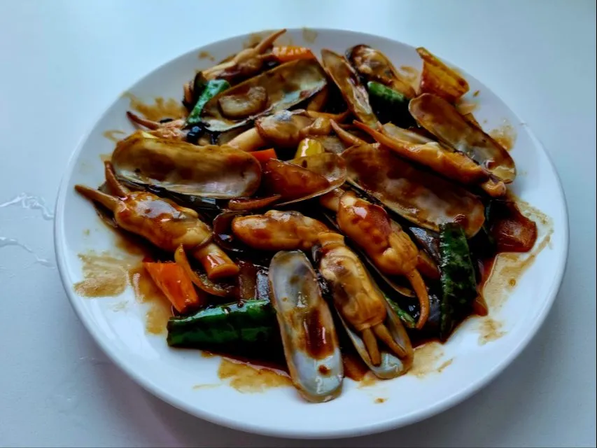 Snapdishの料理写真:saute razor clams|steven z.y.さん