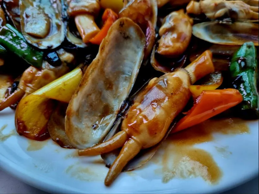 Snapdishの料理写真:saute razor clams|steven z.y.さん