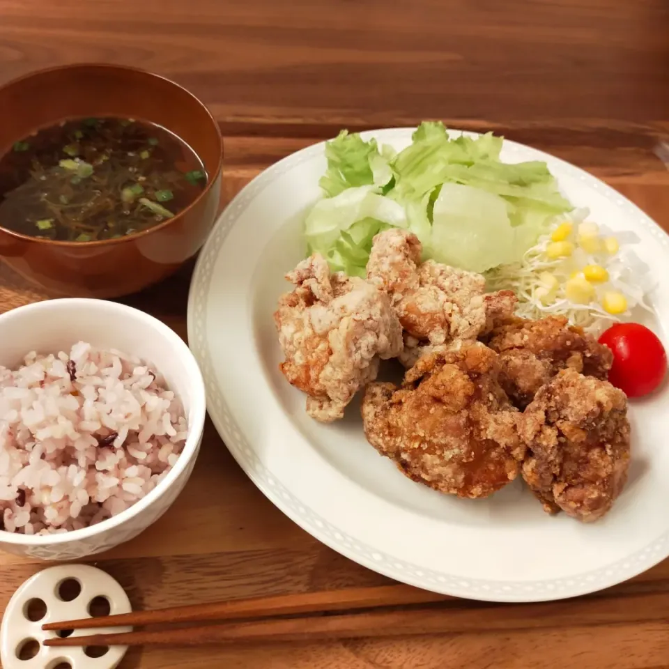 唐揚げ(塩山椒、醤油)
サラダ
もずくスープ
雑穀ごはん|うりさん