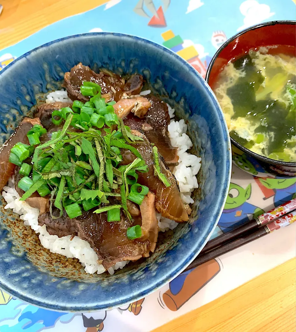 カツオのたたき丼|ぺろたんさん