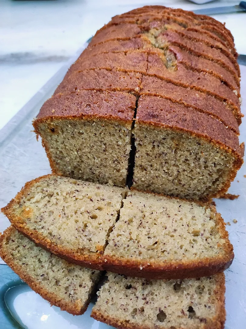 Snapdishの料理写真:Moist banana cake|Jocelyn SETさん