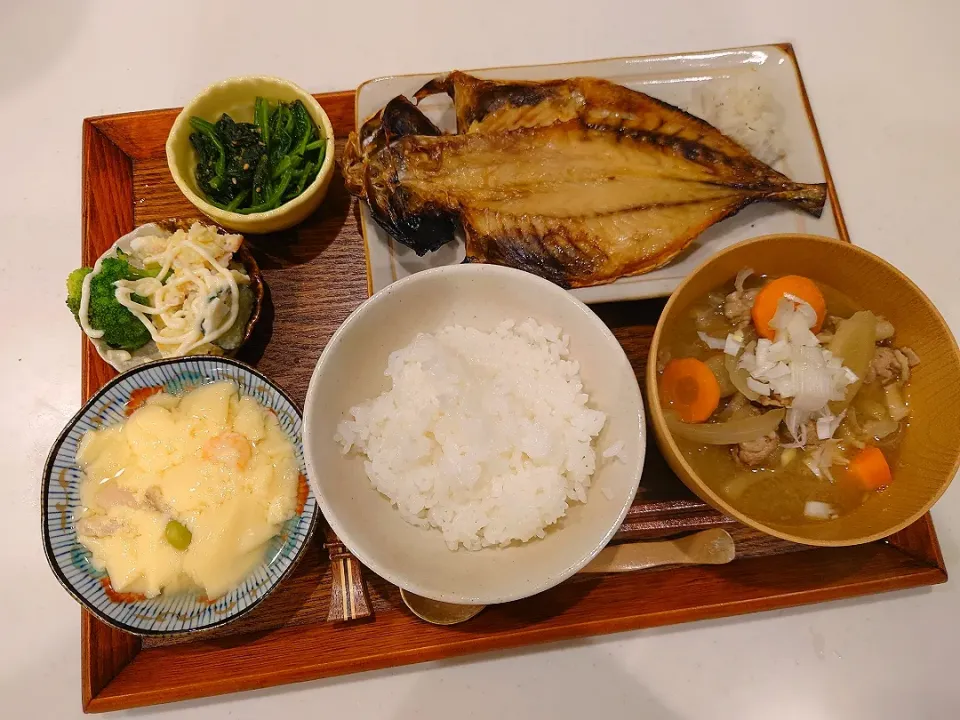 アジの開き、豚汁、茶碗蒸し、ほうれん草の胡麻和え、ポテトサラダ|sorsmdさん