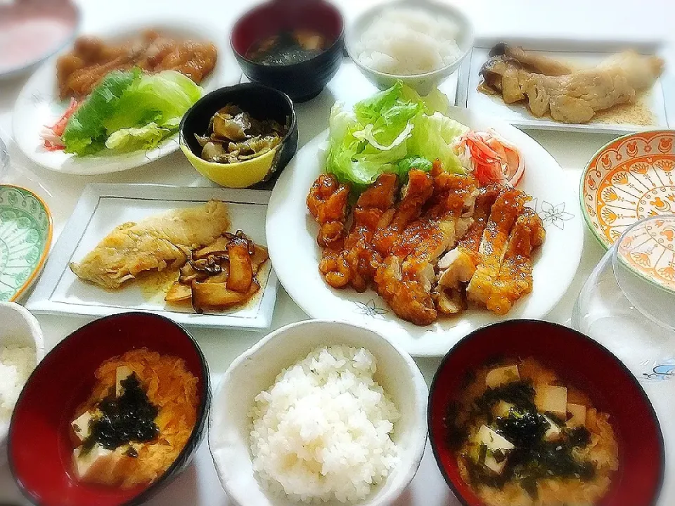 夕食(*^^*)
照り焼きチキン&サラダ🥗
鱈とエリンギのバターソテー
ザーサイ
お味噌汁(豆腐、卵、海苔フレーク)|プリン☆さん