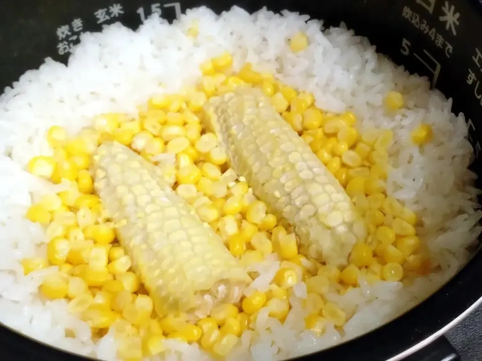 シンプルとうもろこしご飯🌽💕
#うさったんさんレシピ
#COOKPADレシピ|GGGさん