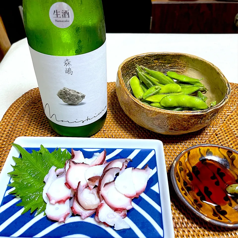 Snapdishの料理写真:タコ刺と日本酒|Noriyuki Saitoさん