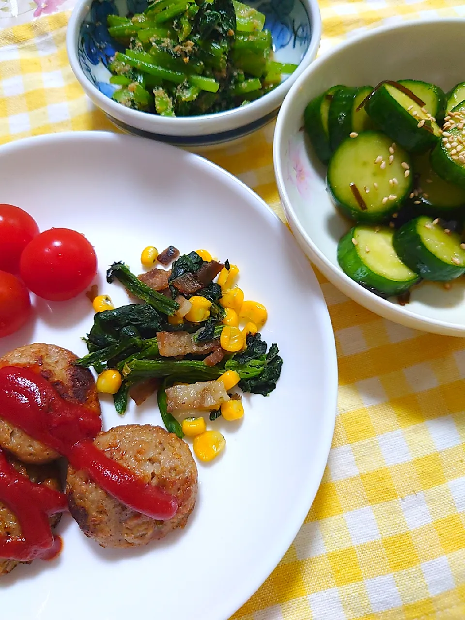 Snapdishの料理写真:夕ご飯の献立

お野菜は頂きもの
たすかります👍😋|🍒ふみりん🍒さん