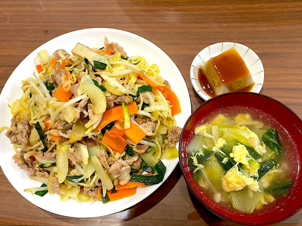 手抜きの塩焼きそば　胡麻豆腐　青梗菜と卵の中華スープ|おさむん17さん