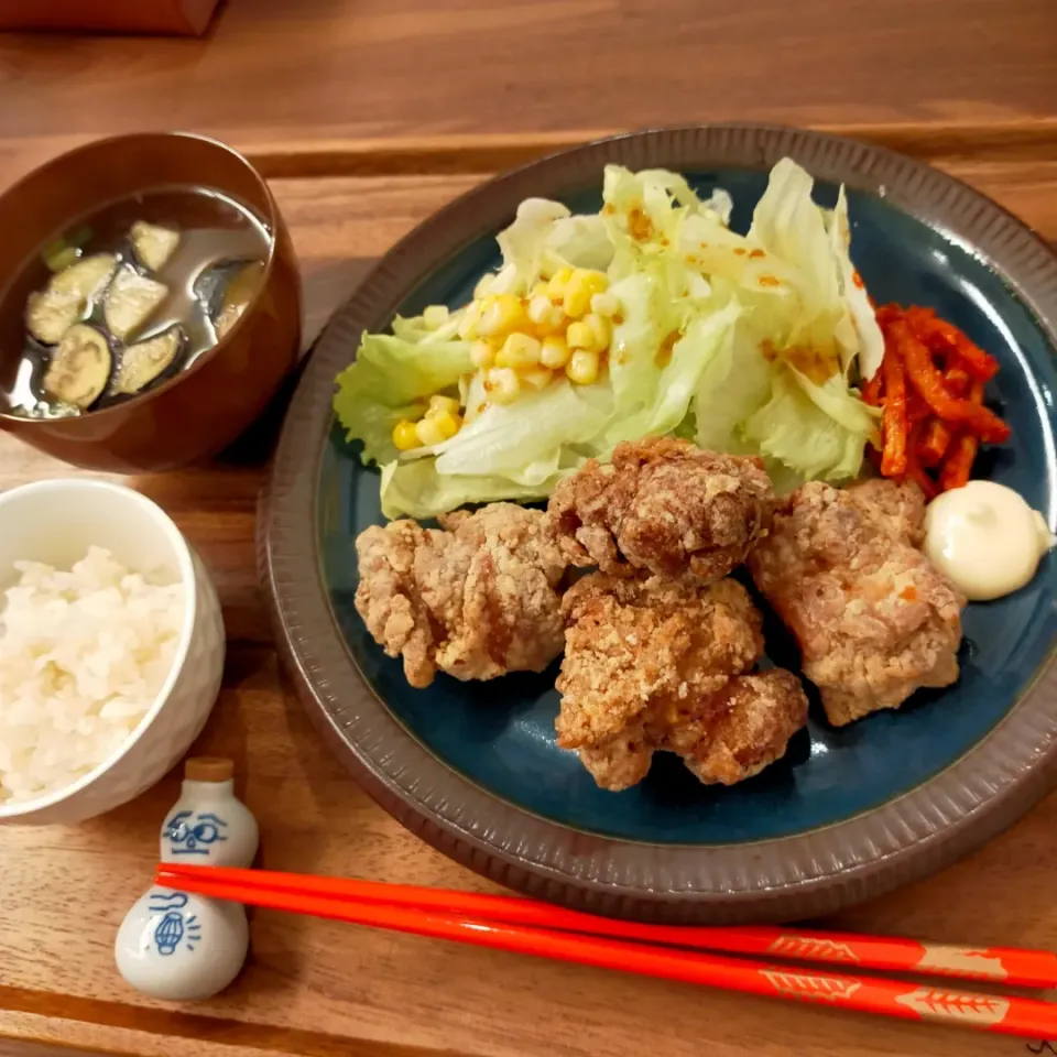 唐揚げ
サラダ
キムチ
ナスの味噌汁
玄米ご飯|うりさん