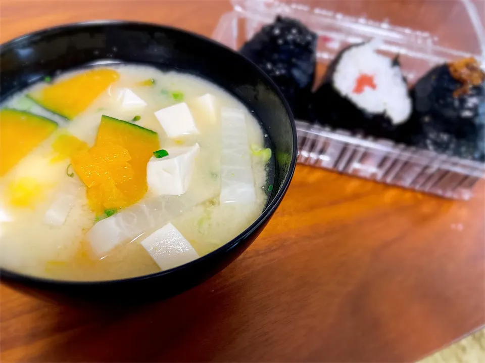 大根とかぼちゃとお豆腐のお味噌汁|キッチンハンドたくさん