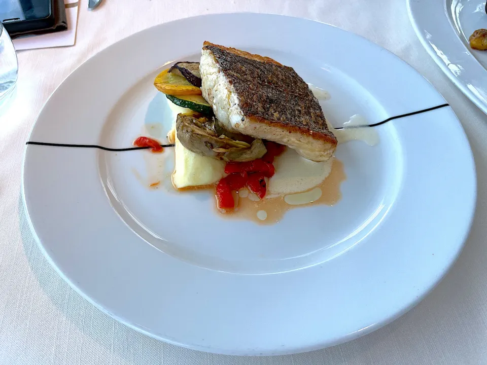 Pan fried sea bass fillet|skyblueさん