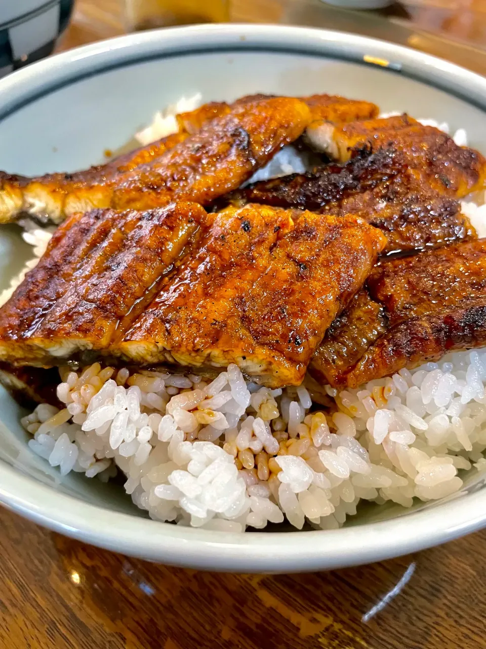 お家ご飯🍚　愛知県三河産の鰻を丸々①本で鰻丼❤️|Toru Satoさん