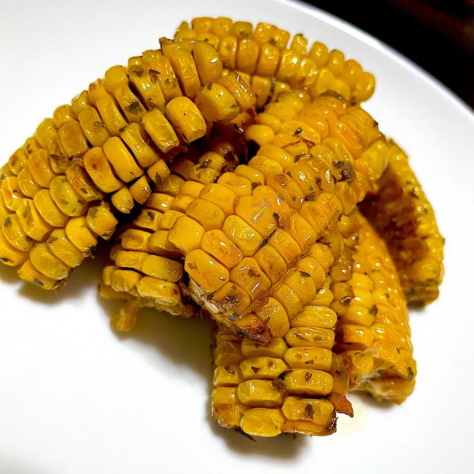 揚げとうもろこし🌽アンチョビバター|kikuさん