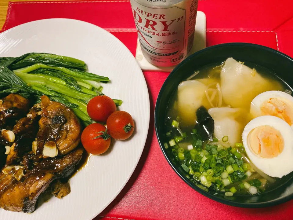 Snapdishの料理写真:骨つきチキンの照り焼き
スープ餃子|naoさん