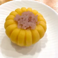 Snapdishの料理写真:義姉からお菓子もらった～(*´∀`)♪なんとひまわりだって🌻|あゆさん