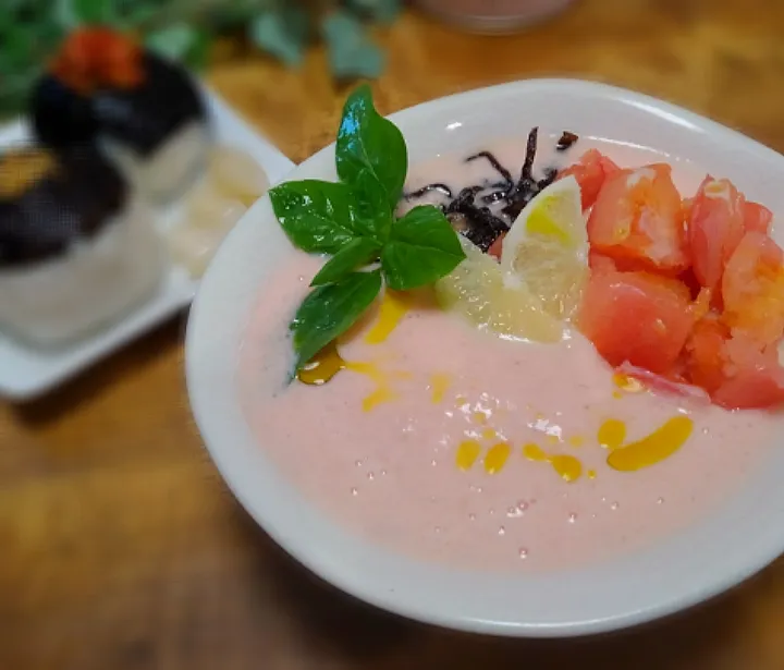 今日は塩昆布トマトのスムージーボウル|くまちゃんさん