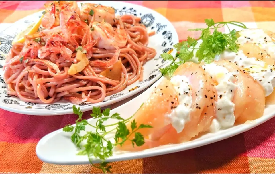 🦞×🌸🦐×🍋ブルベリパスタ
桃と水切りヨーグルトのカプレーゼ|マギーさん