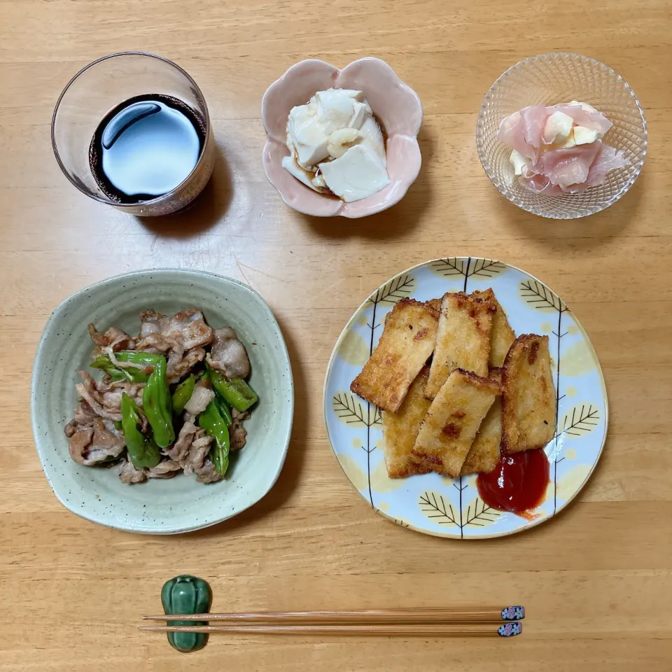 Snapdishの料理写真:豚肉とししとうの甘辛炒め🫑🥢|ちゃみこさん