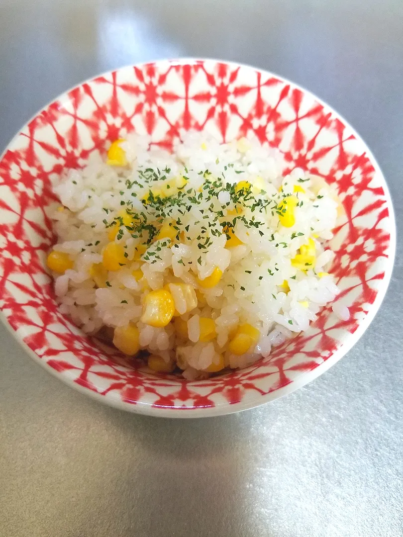 Snapdishの料理写真:とうもろこしご飯🌽|Riapple🍎さん