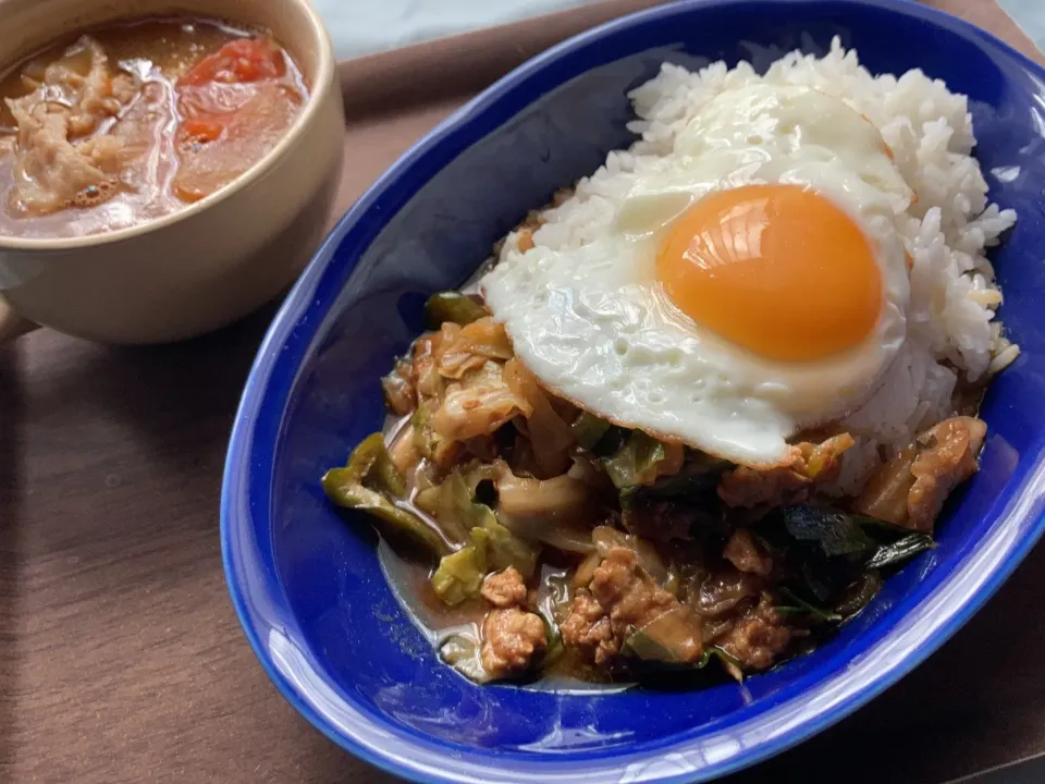 肉みそキャベツロコモコ丼とトマトと玉ねぎのうま塩豚汁🍅🧅|gunlove❤さん