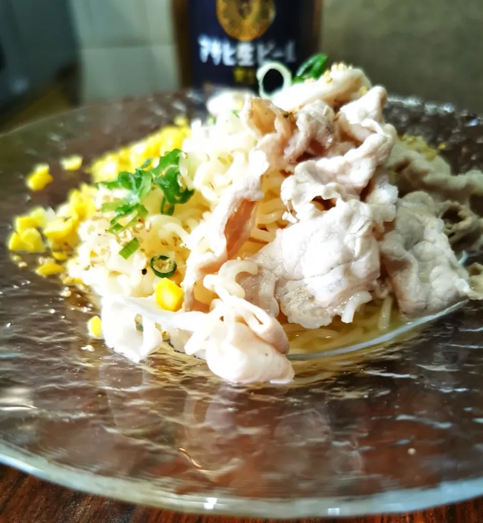 あま〜い🌽🐷添えバター塩ラーメン👌グ〜です😀☀️☀️⛱️⛱️🍻|ペンギンさん