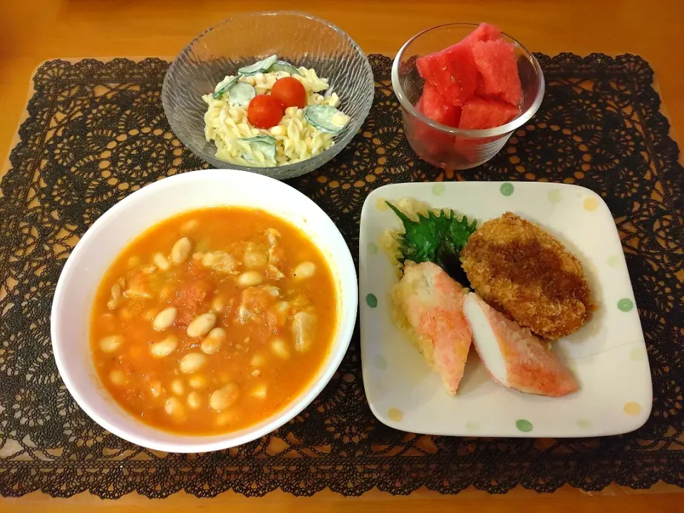 ☆鶏肉大豆のトマト煮
☆大カニカマ天＆おからコロッケ
☆マカロニサラダ
☆スイカ🍉|chikakoさん